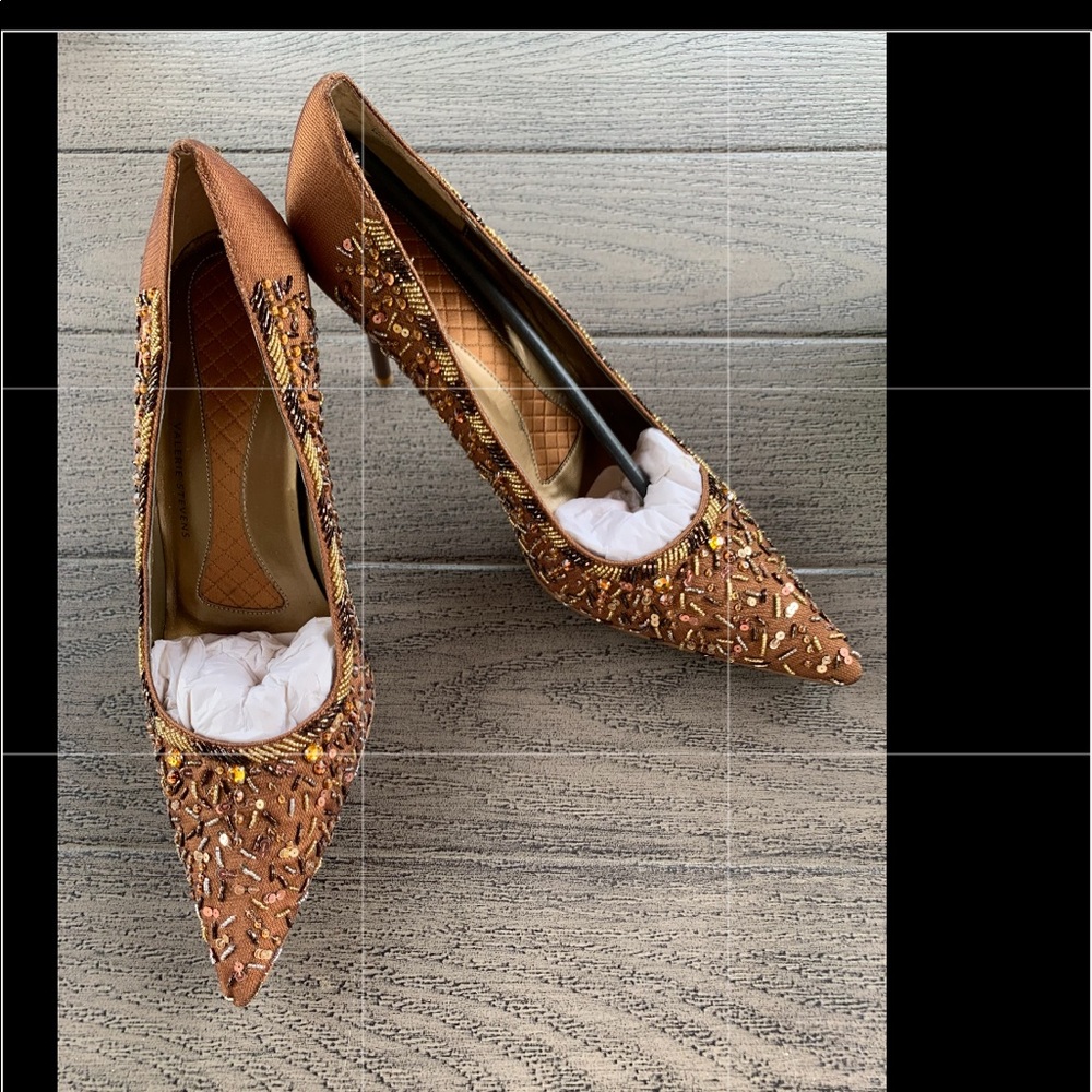 Valerie Steven’s NWT Bronze/Gold sequenced pumps